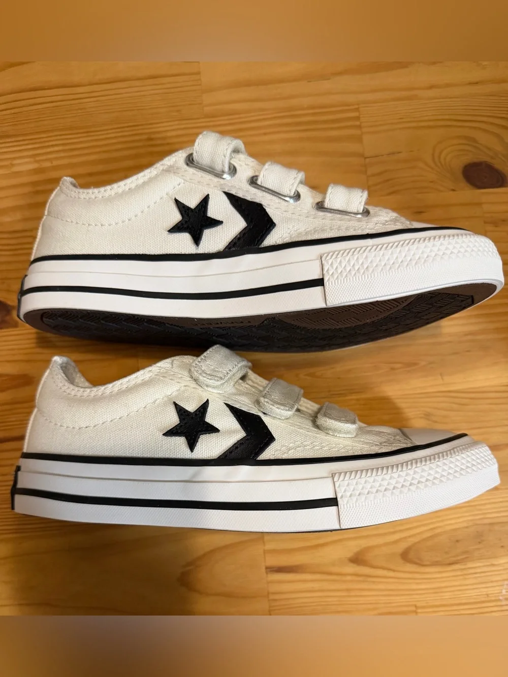 NWOT: Converse Kids Star Player 76 White Canvas Velcro Sneakers w/Black Trim